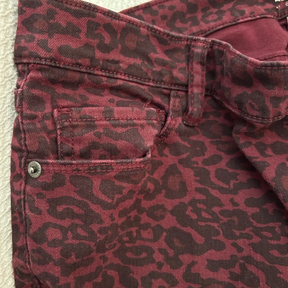 🎃 Burgundy cheetah print, super skinny jeans. 🎃 - Picture 5 of 7